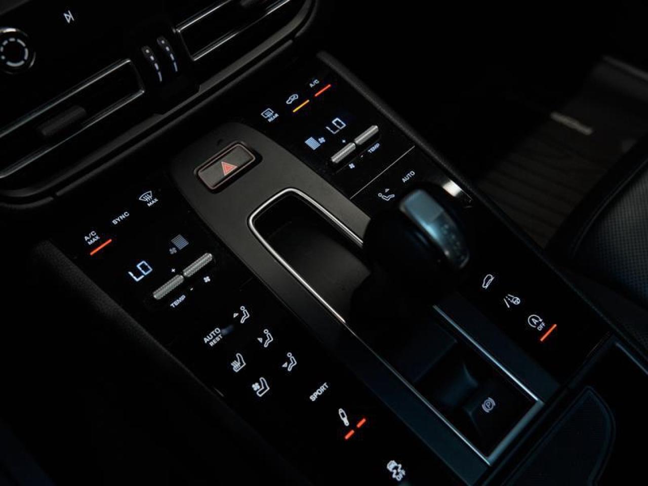 2023 Porsche Macan S Photo