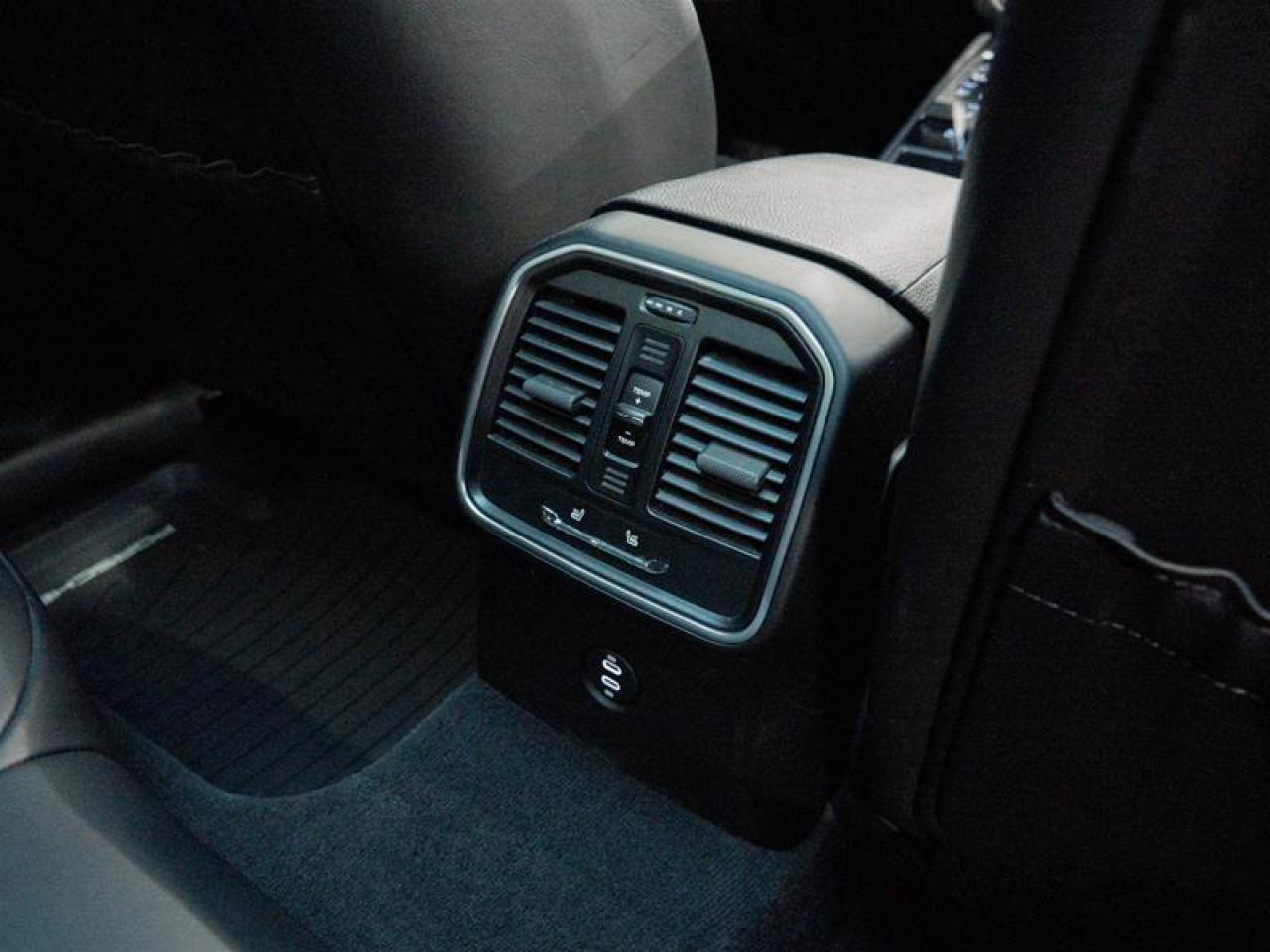 2023 Porsche Macan S Photo