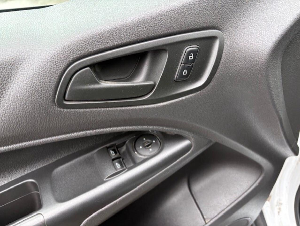 2014 Ford Transit Connect XL LADDER RACK-DIVIDER-SHELF-TOOL CHEST-CERTIFIED! Photo