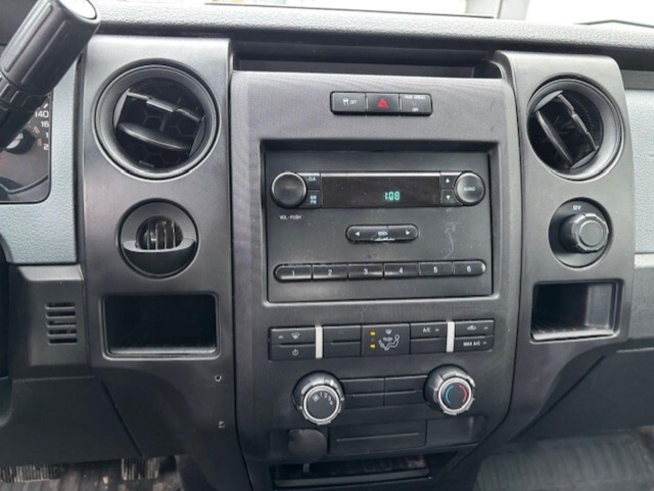 2013 Ford F-150 V8 5.0L REGULAR CAB LONG BOX-1 OWNER-CERTIFIED Photo