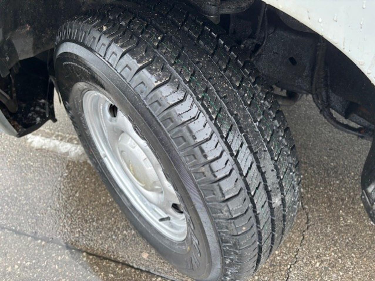 2013 Ford F-150 V8 5.0L REGULAR CAB LONG BOX-1 OWNER-CERTIFIED Photo