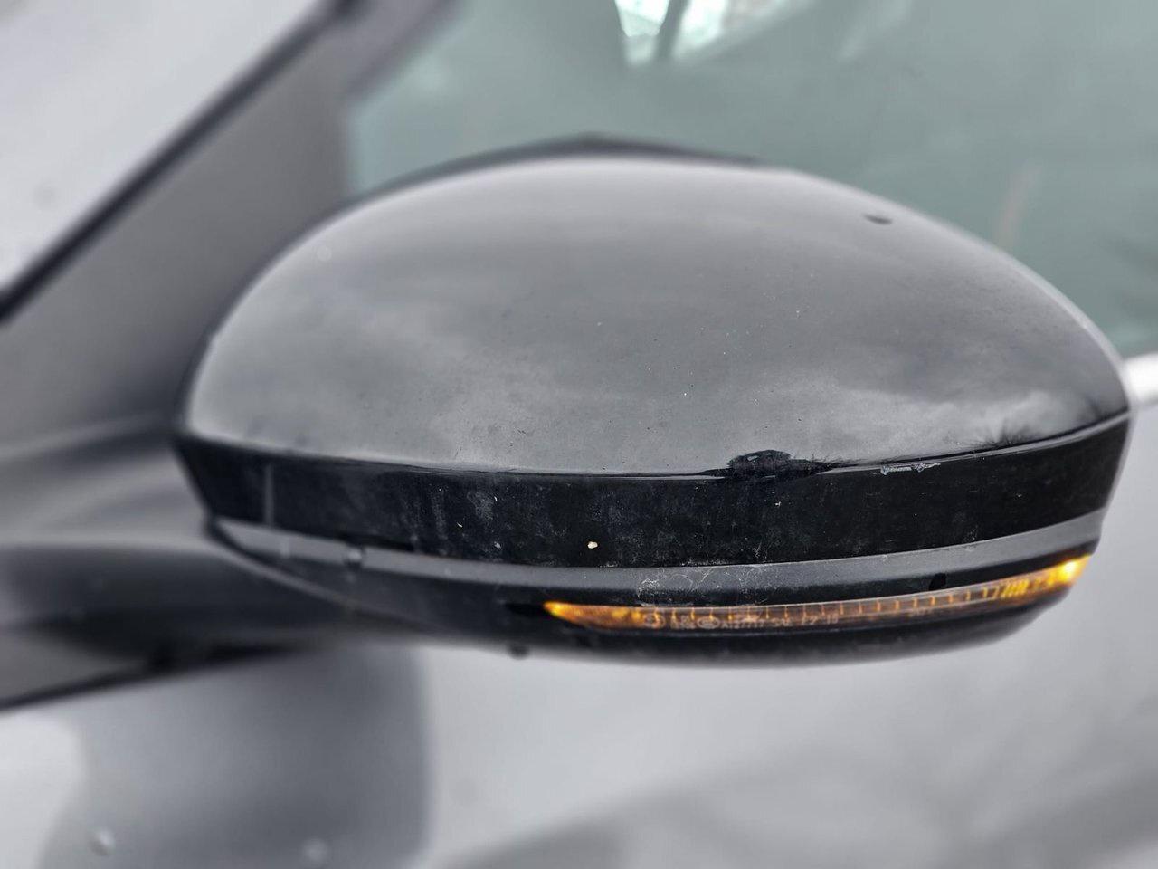 2020 Nissan Sentra SR Photo