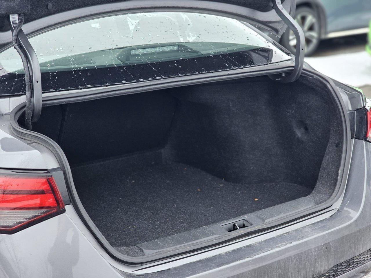 2020 Nissan Sentra SR Photo