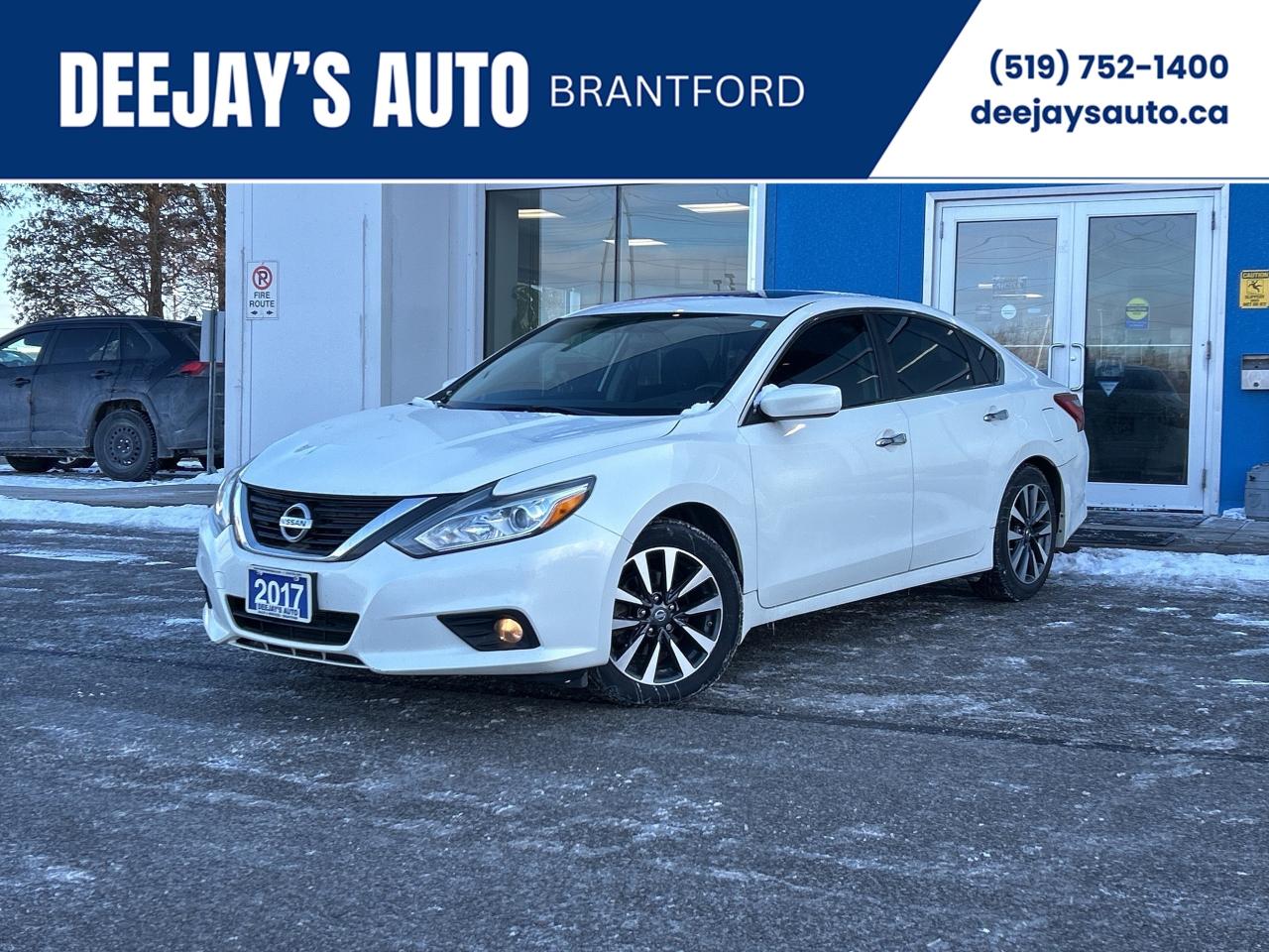 2017 Nissan Altima 2.5   Nav   Sunroof    Clean Carfax Photo