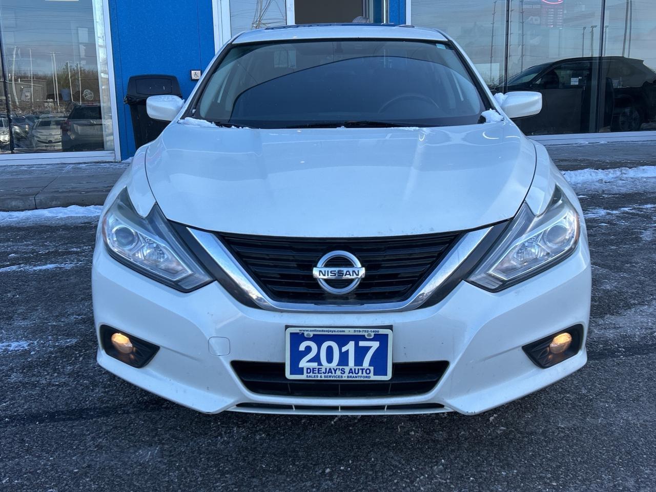 2017 Nissan Altima 2.5   Nav   Sunroof    Clean Carfax Photo
