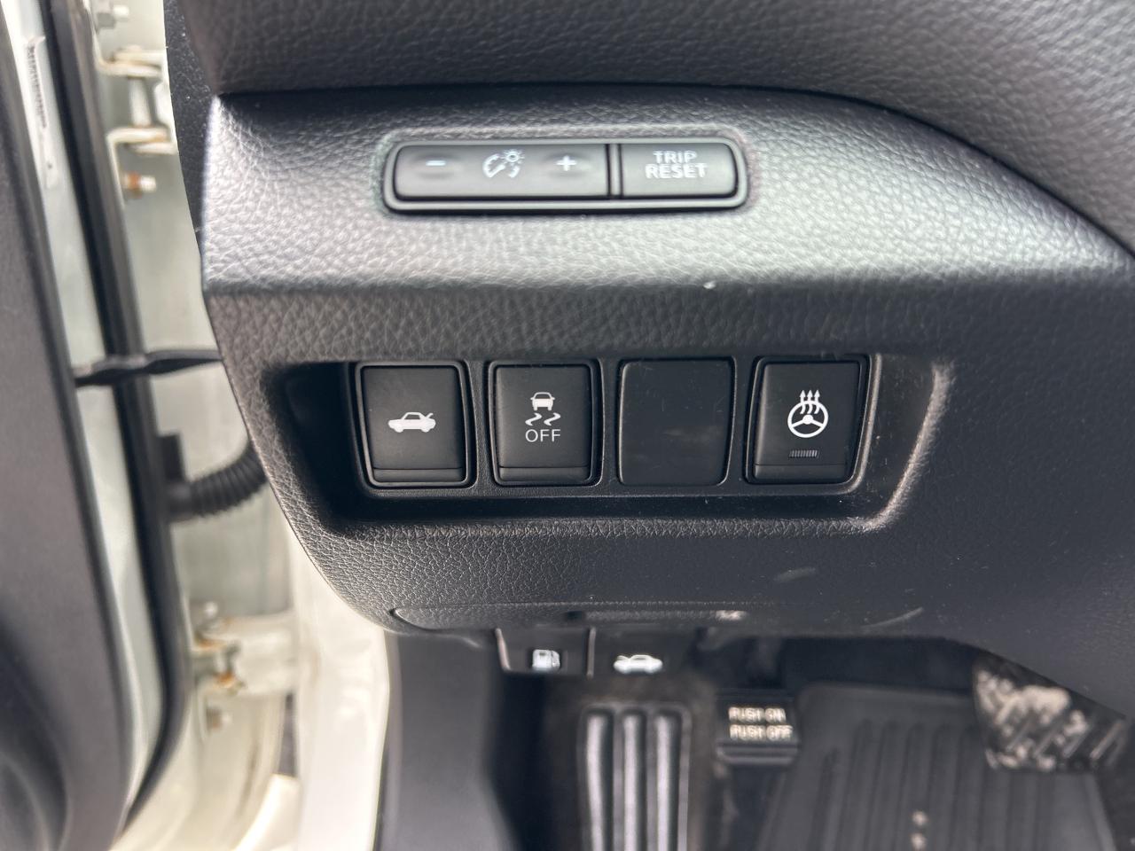 2017 Nissan Altima 2.5   Nav   Sunroof    Clean Carfax Photo