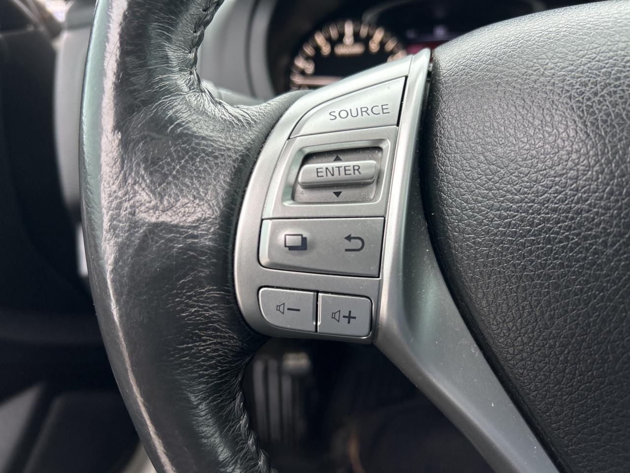 2017 Nissan Altima 2.5   Nav   Sunroof    Clean Carfax Photo