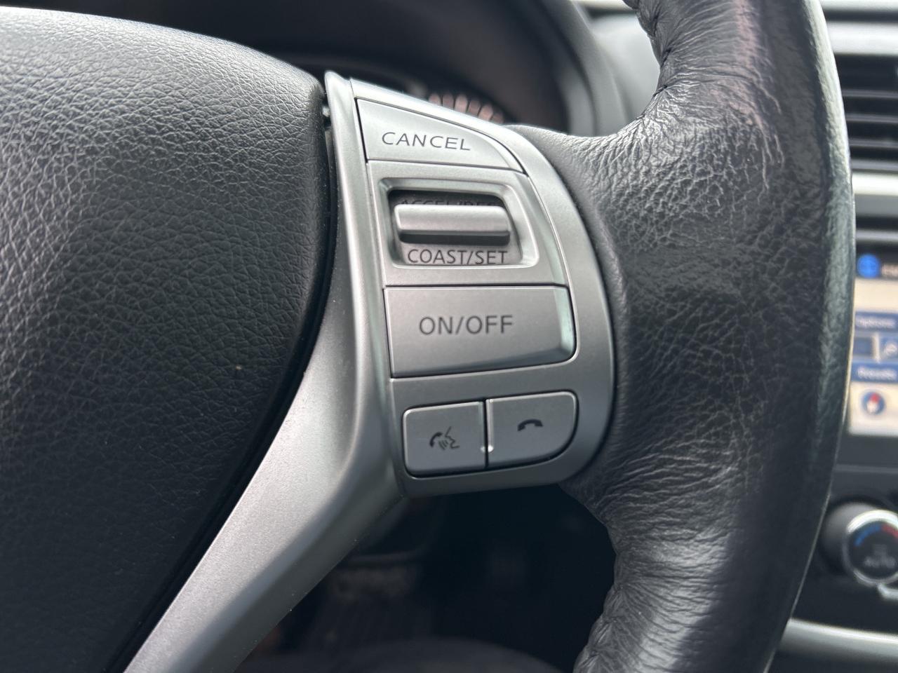 2017 Nissan Altima 2.5   Nav   Sunroof    Clean Carfax Photo