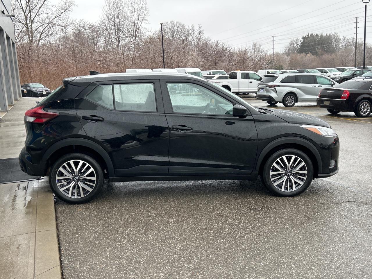 2024 Nissan Kicks SV   Remote Start   Low KM   Clean Carfax Photo