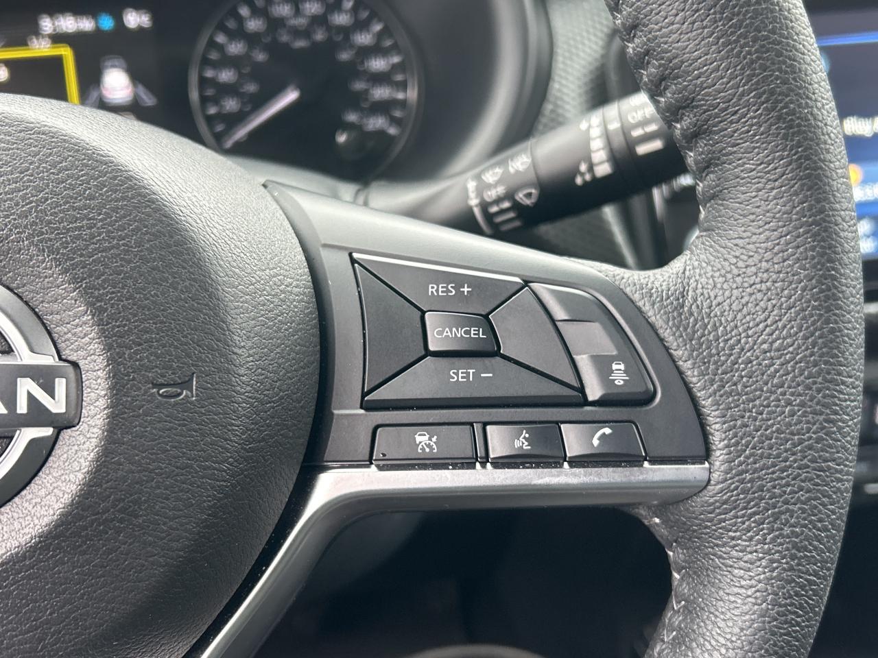 2024 Nissan Kicks SV   Remote Start   Low KM   Clean Carfax Photo