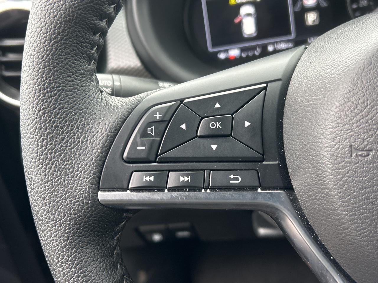 2024 Nissan Kicks SV   Remote Start   Low KM   Clean Carfax Photo