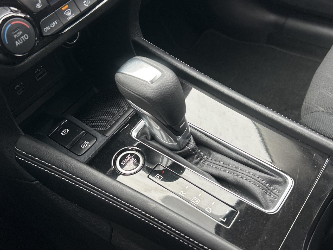 2024 Nissan Kicks SV   Remote Start   Low KM   Clean Carfax Photo