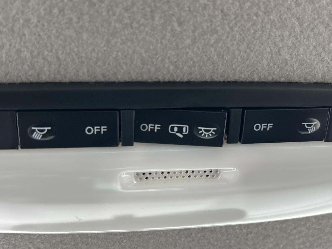 2024 Nissan Kicks SV   Remote Start   Low KM   Clean Carfax Photo