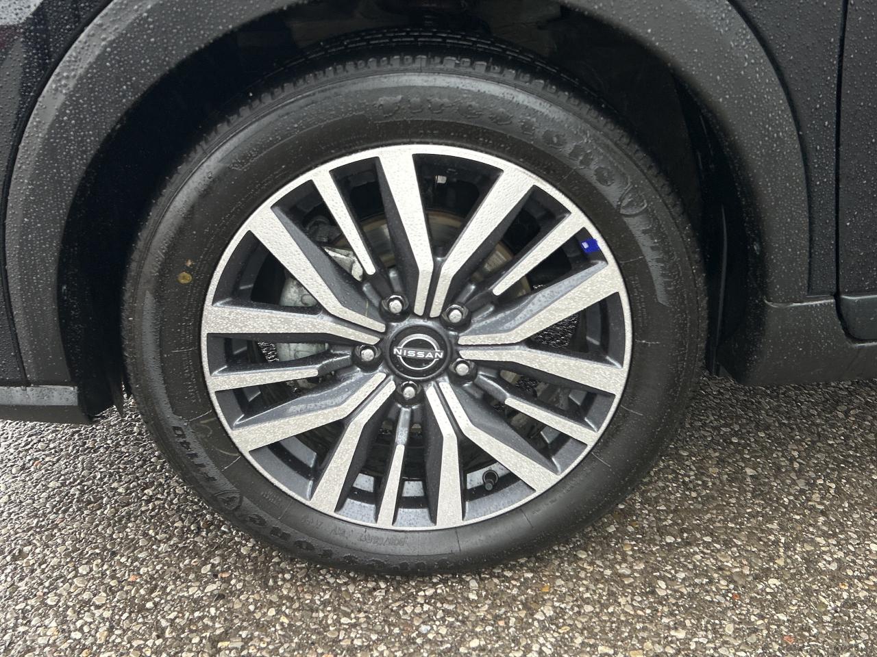 2024 Nissan Kicks SV   Remote Start   Low KM   Clean Carfax Photo