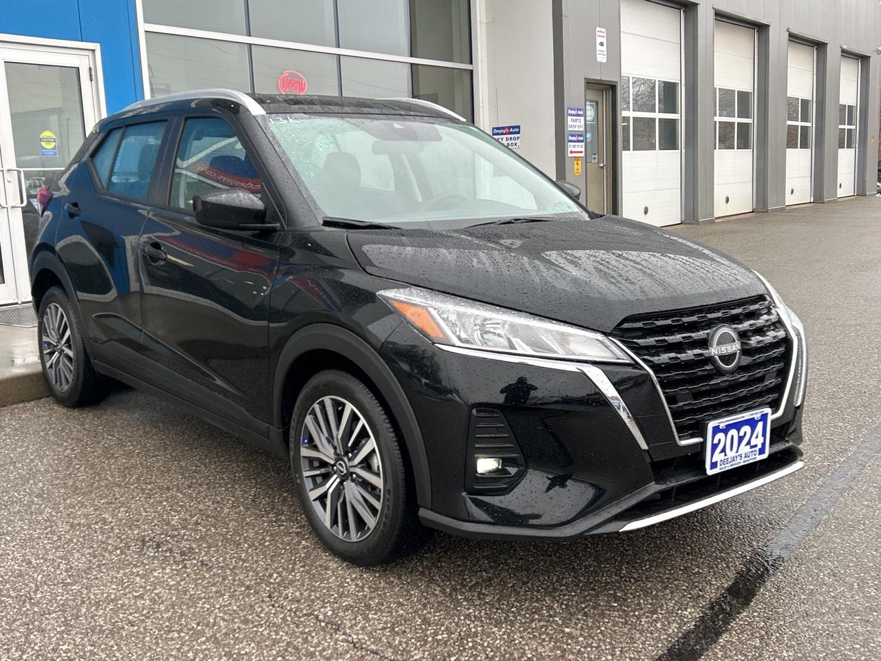 2024 Nissan Kicks SV   Remote Start   Low KM   Clean Carfax Photo
