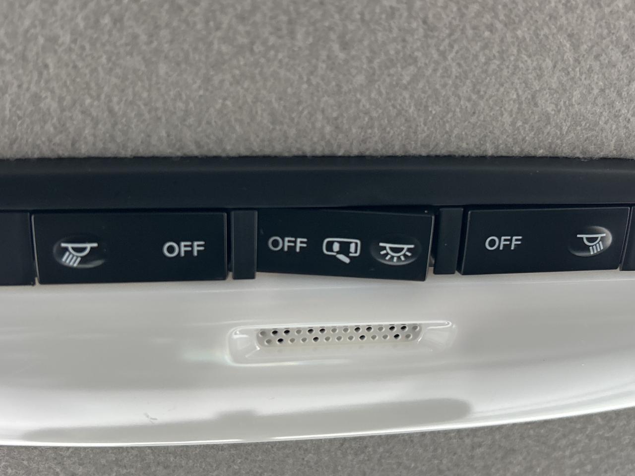 2024 Nissan Kicks SV   Remote Start   Low KM   Clean Carfax Photo
