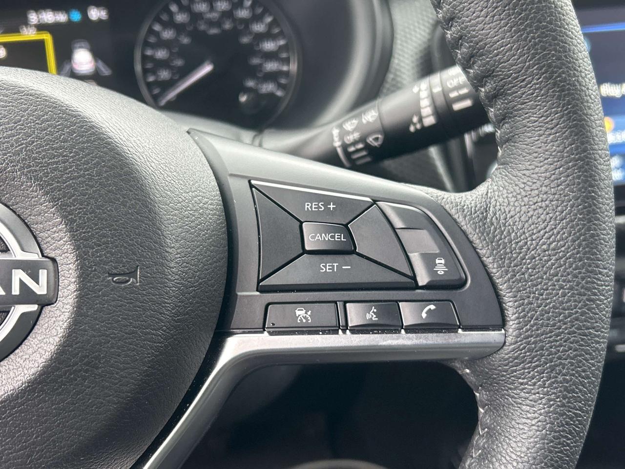 2024 Nissan Kicks SV   Remote Start   Low KM   Clean Carfax Photo