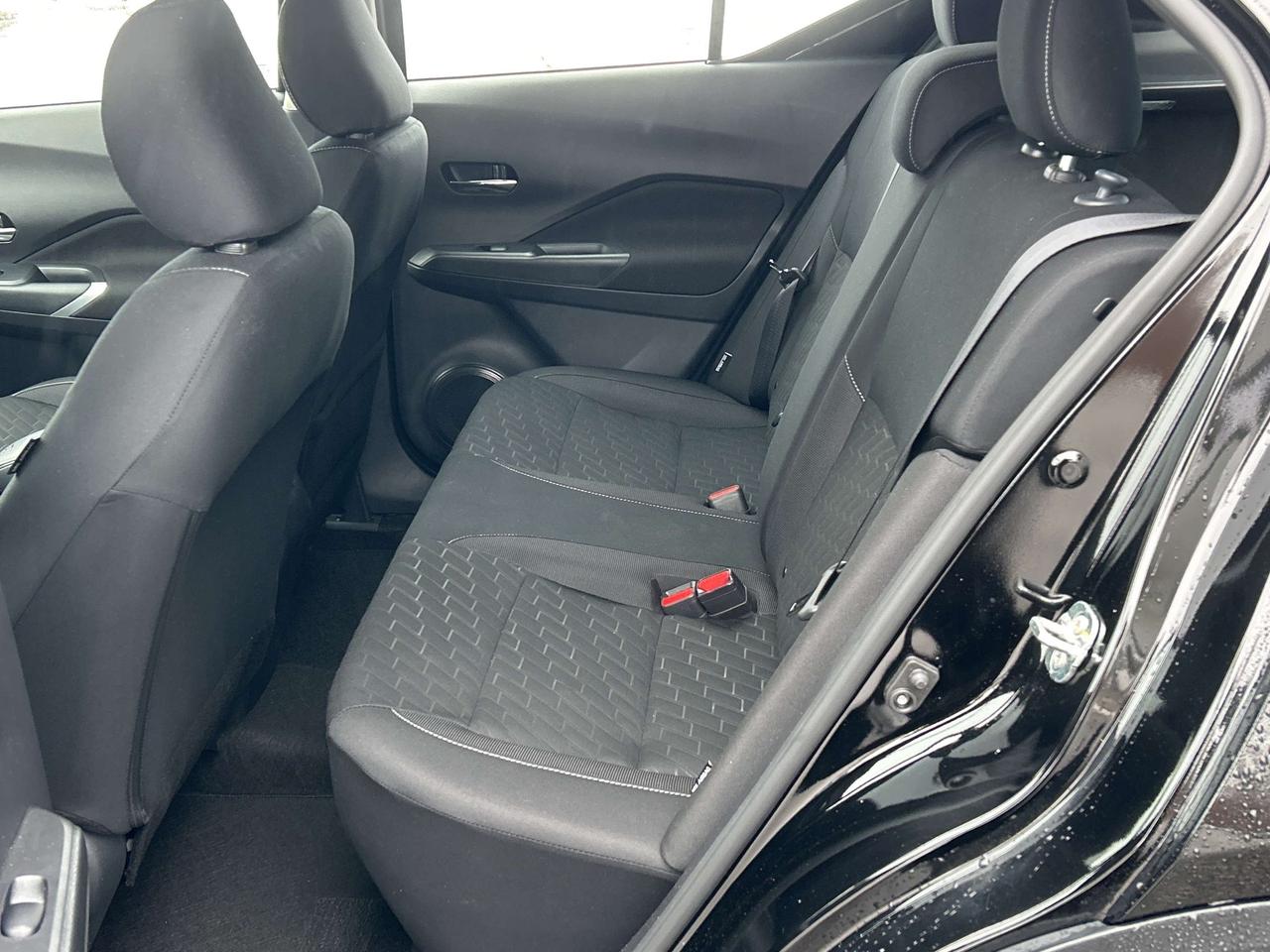 2024 Nissan Kicks SV   Remote Start   Low KM   Clean Carfax Photo