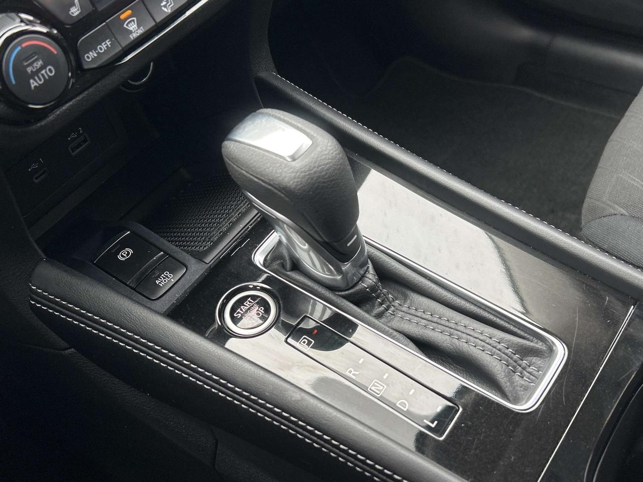 2024 Nissan Kicks SV   Remote Start   Low KM   Clean Carfax Photo
