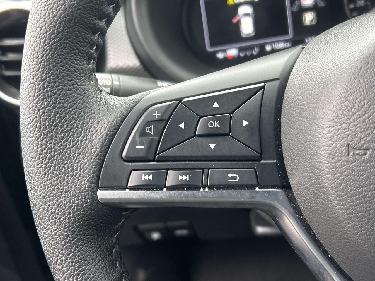 2024 Nissan Kicks SV   Remote Start   Low KM   Clean Carfax Photo