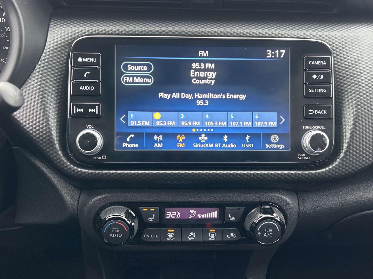 2024 Nissan Kicks SV   Remote Start   Low KM   Clean Carfax Photo