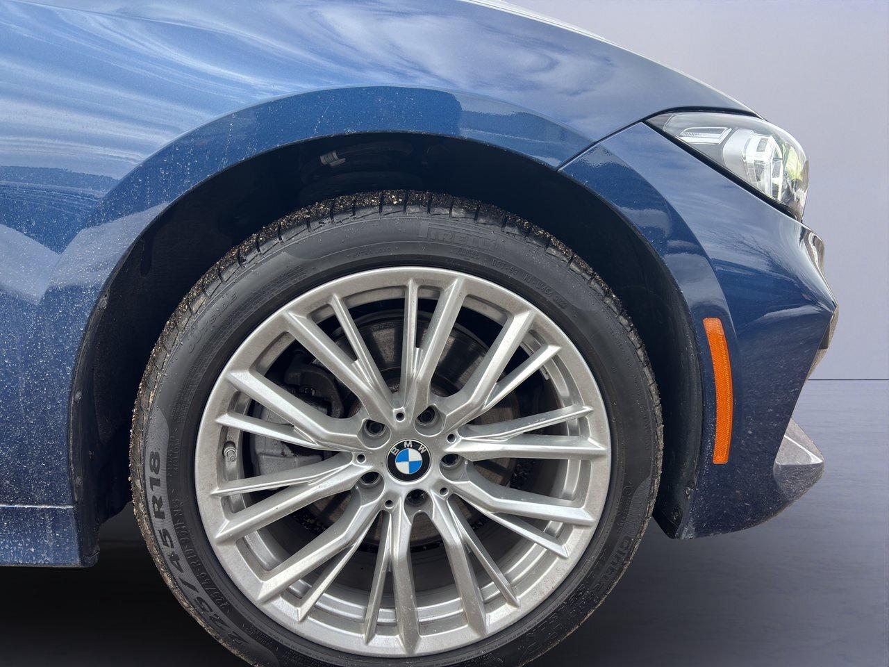 2023 BMW 3 Series 330i xDrive Photo