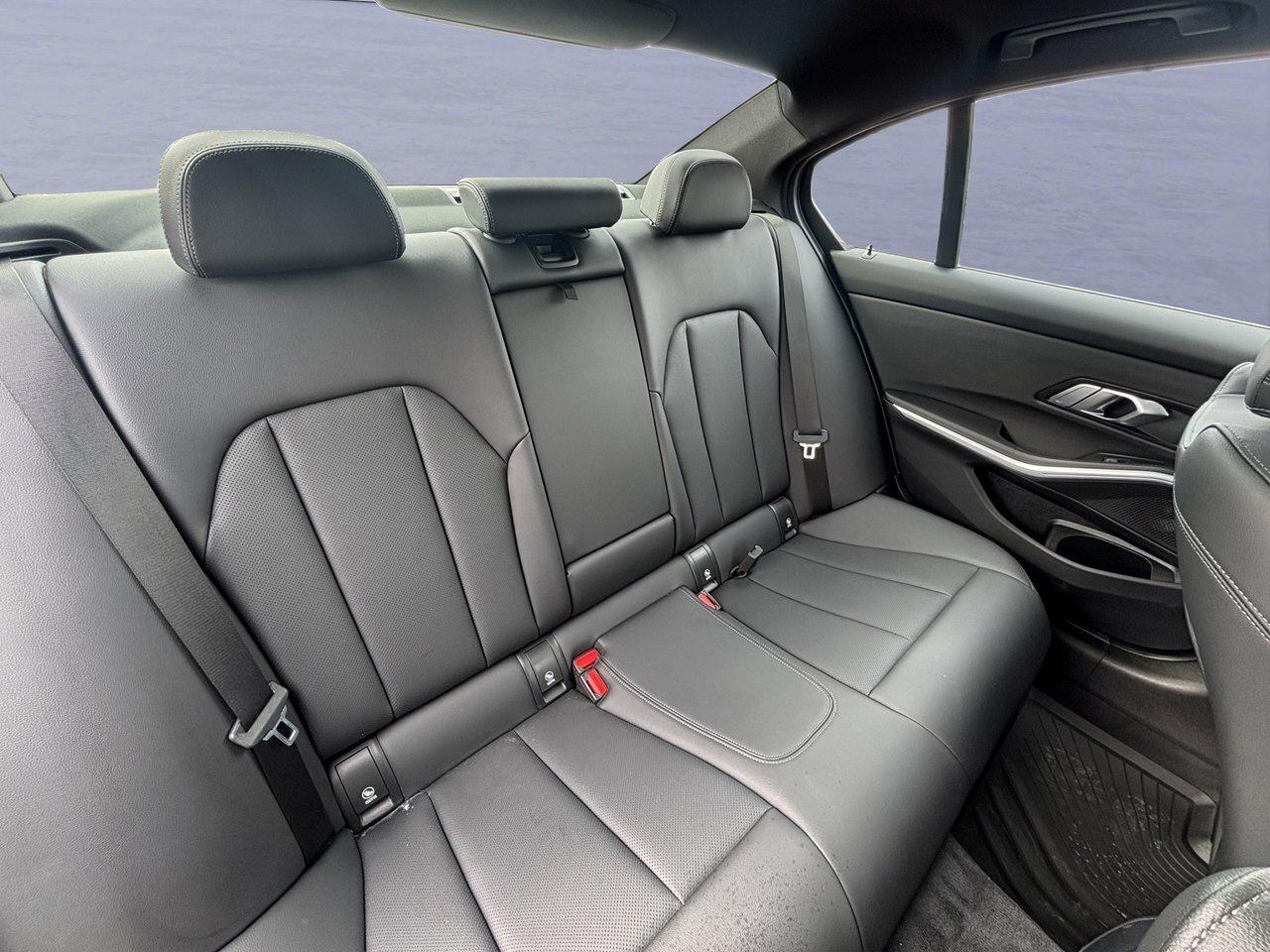 2023 BMW 3 Series 330i xDrive Photo