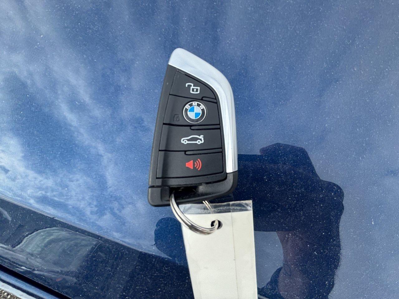 2023 BMW 3 Series 330i xDrive Photo