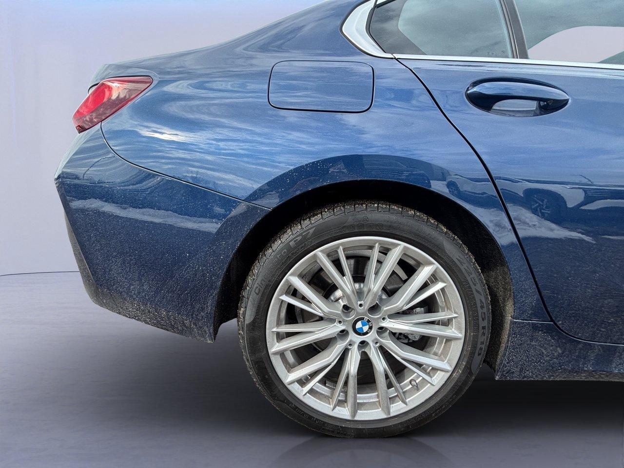 2023 BMW 3 Series 330i xDrive Photo