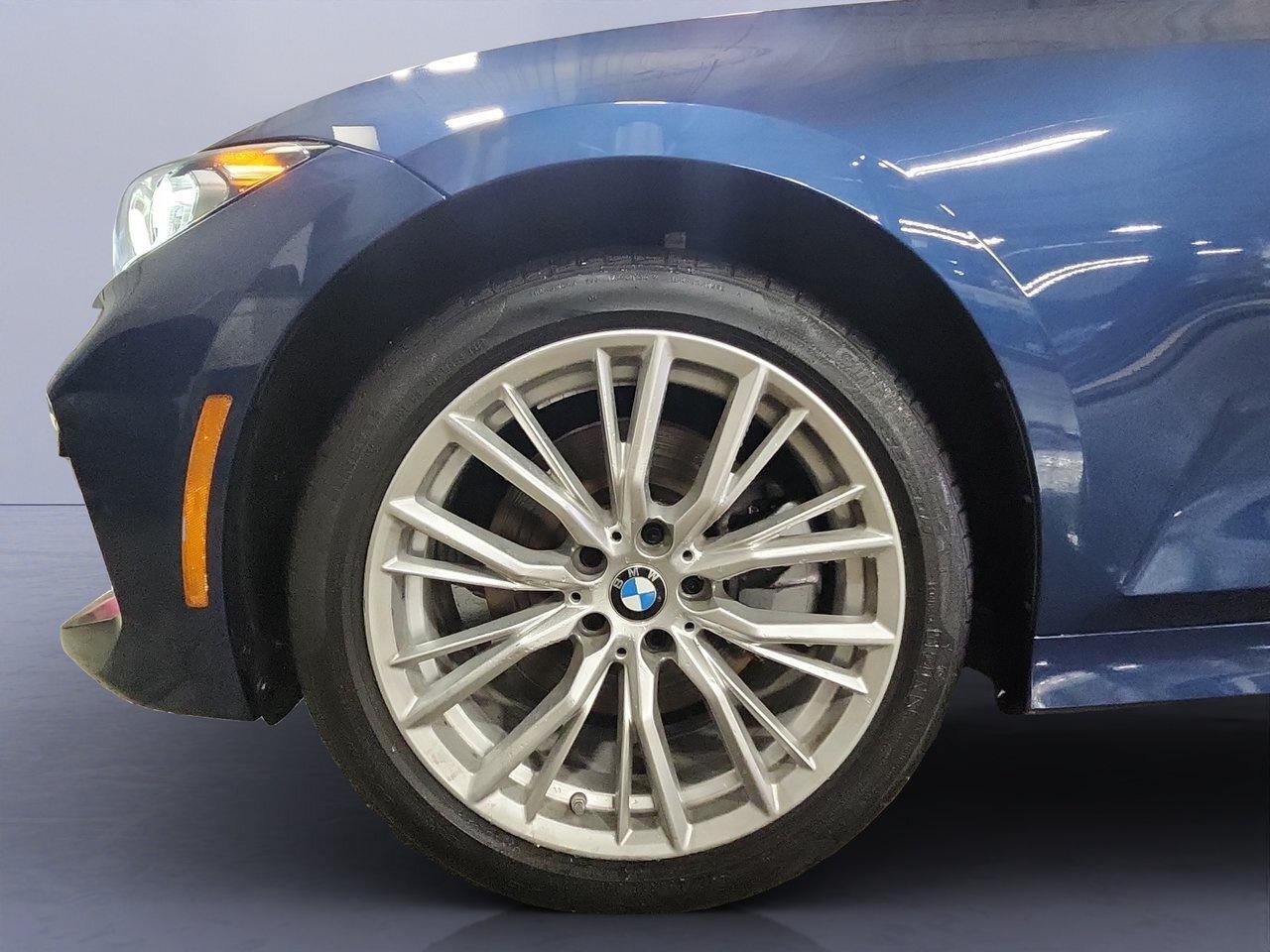 2023 BMW 3 Series 330i xDrive Photo