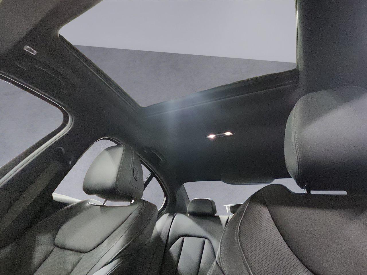 2023 BMW 3 Series 330i xDrive Photo