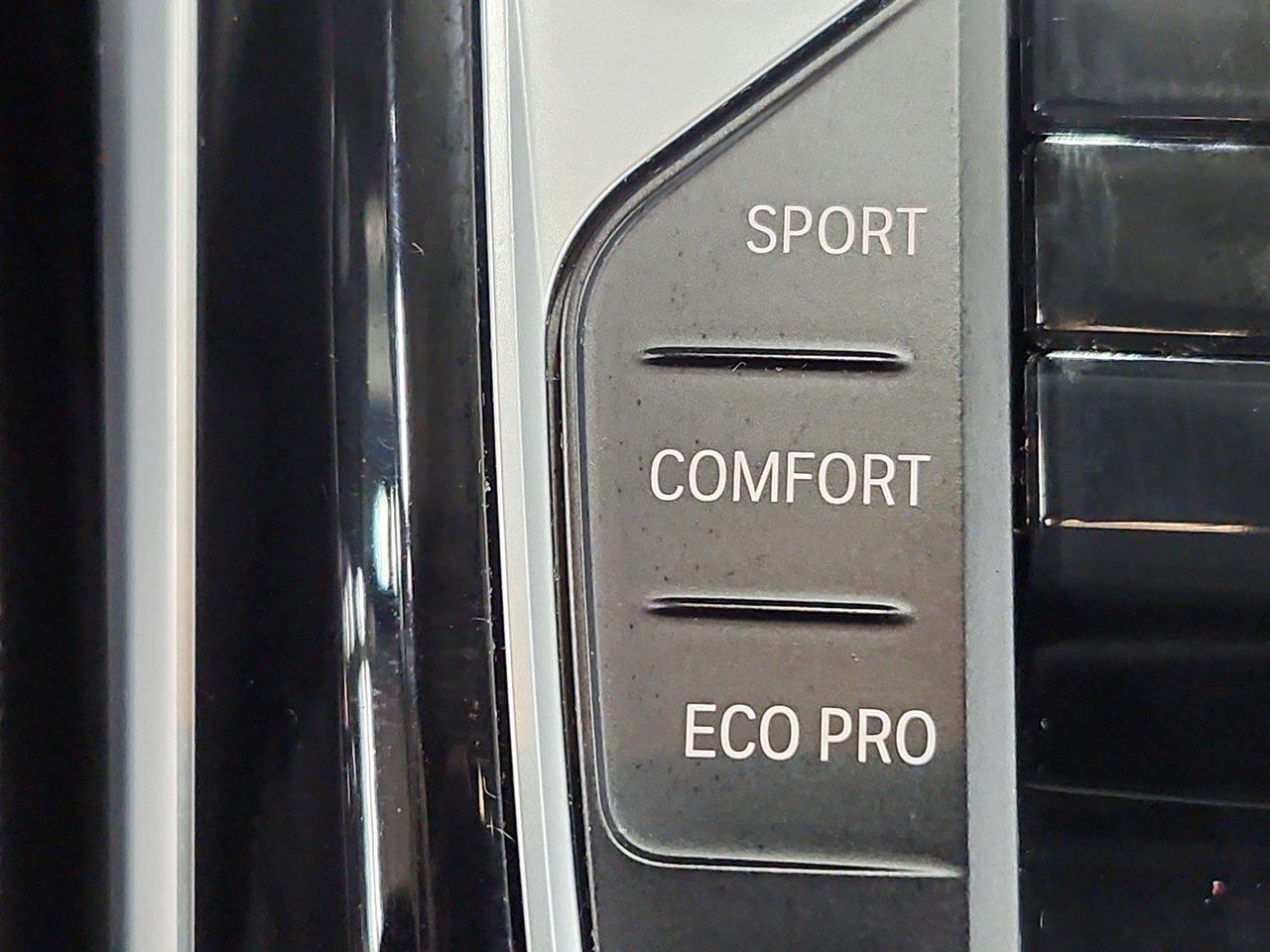 2023 BMW 3 Series 330i xDrive Photo