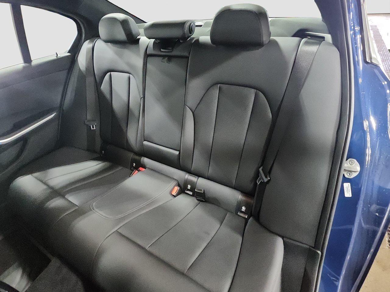 2023 BMW 3 Series 330i xDrive Photo