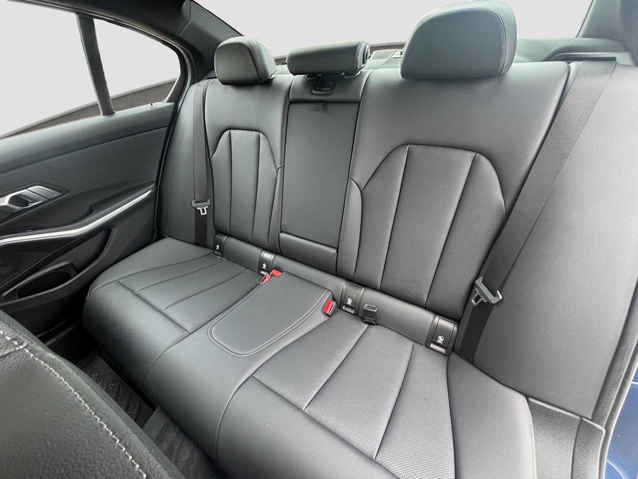 2023 BMW 3 Series 330i xDrive Photo