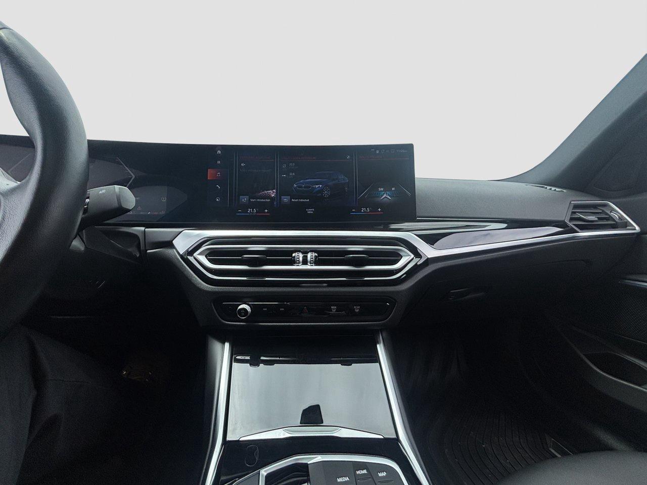 2023 BMW 3 Series 330i xDrive Photo