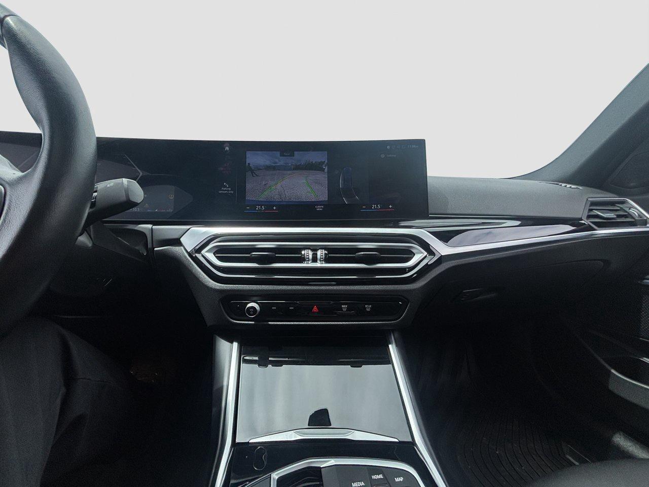 2023 BMW 3 Series 330i xDrive Photo