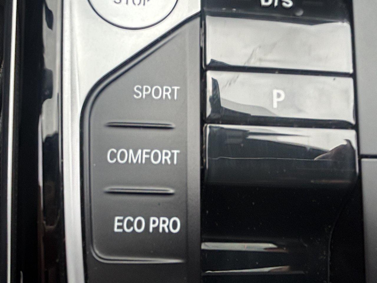 2023 BMW 3 Series 330i xDrive Photo
