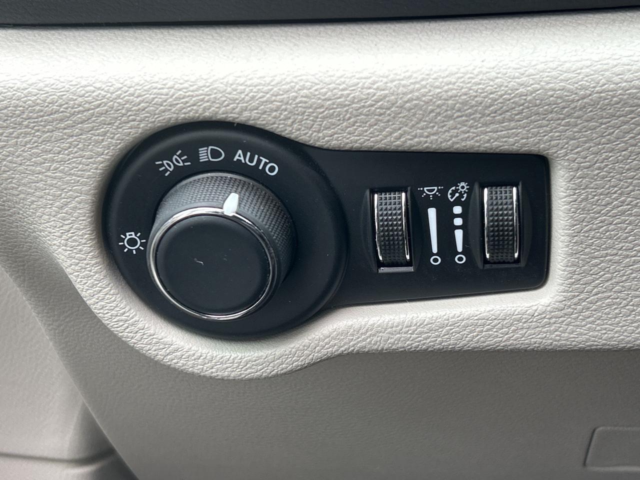 2024 Chrysler Grand Caravan SXT Photo