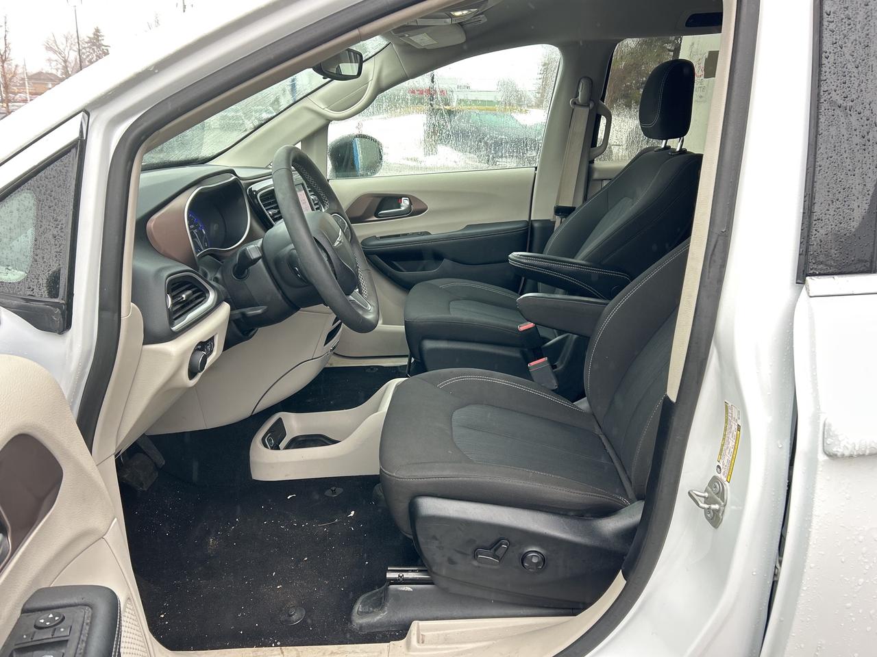 2024 Chrysler Grand Caravan SXT Photo