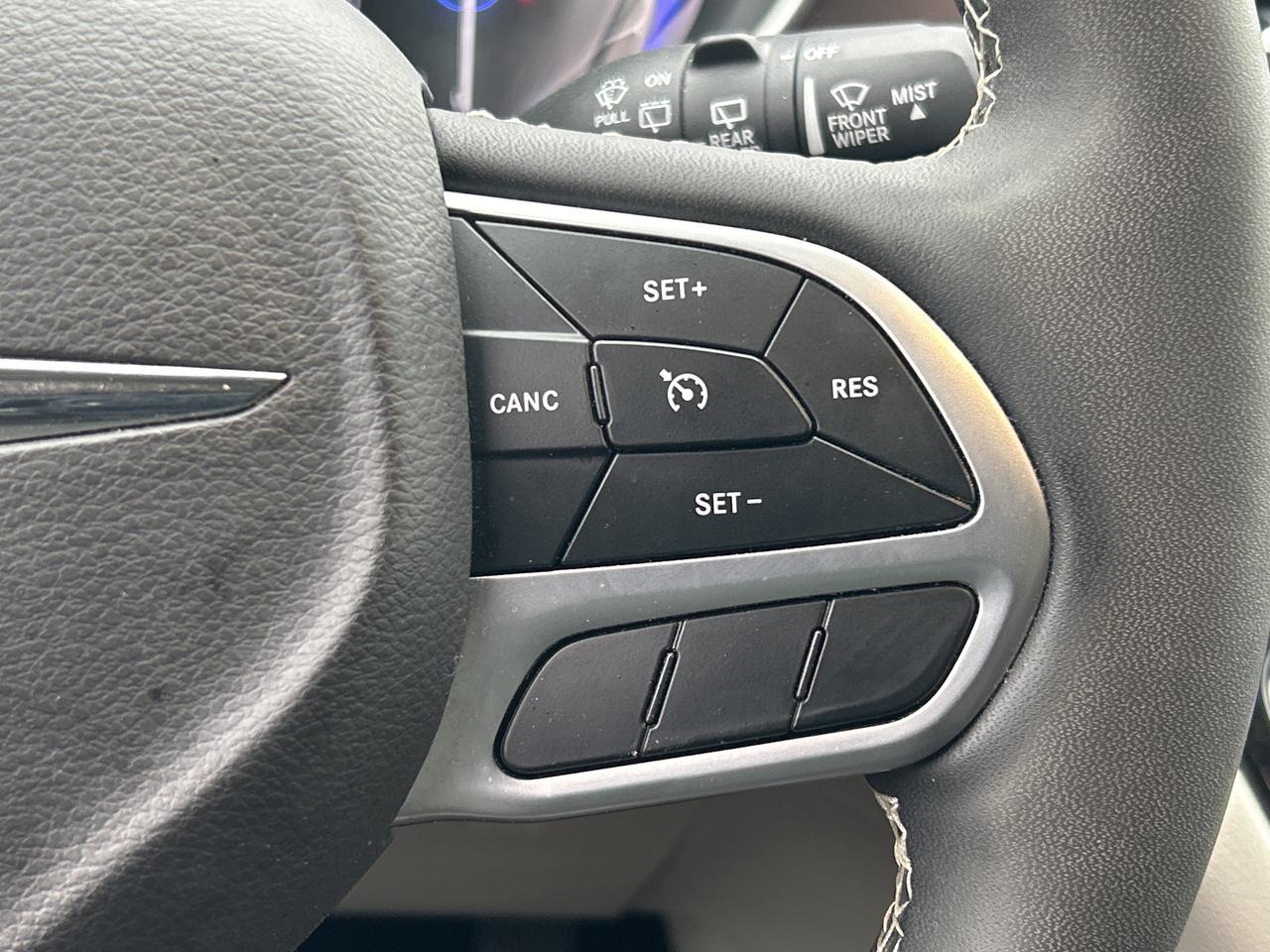 2024 Chrysler Grand Caravan SXT Photo