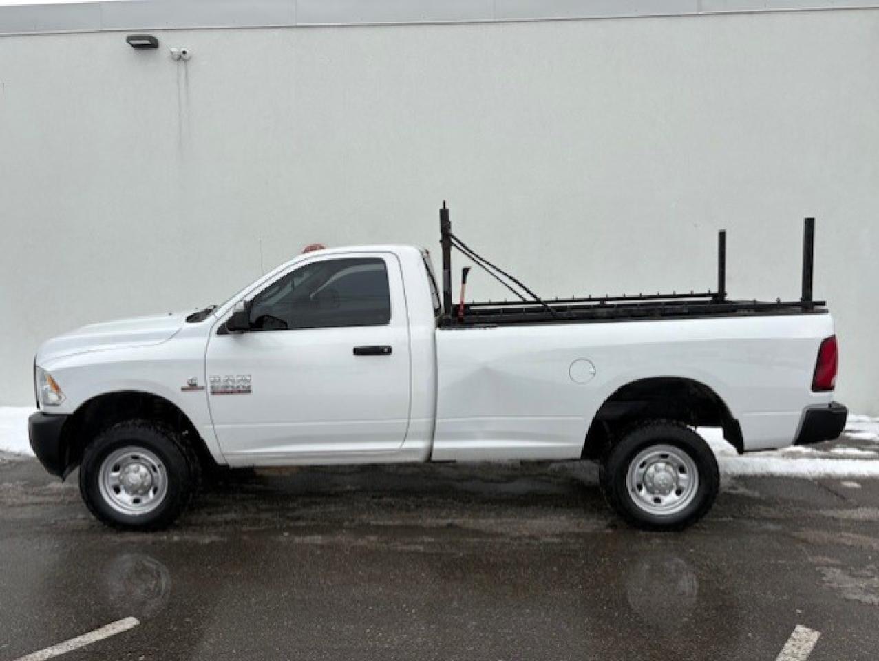 2017 RAM 2500 4WD **6.7L CUMMINS DIESEL-REGULAR CAB LONG BOXXX** Photo