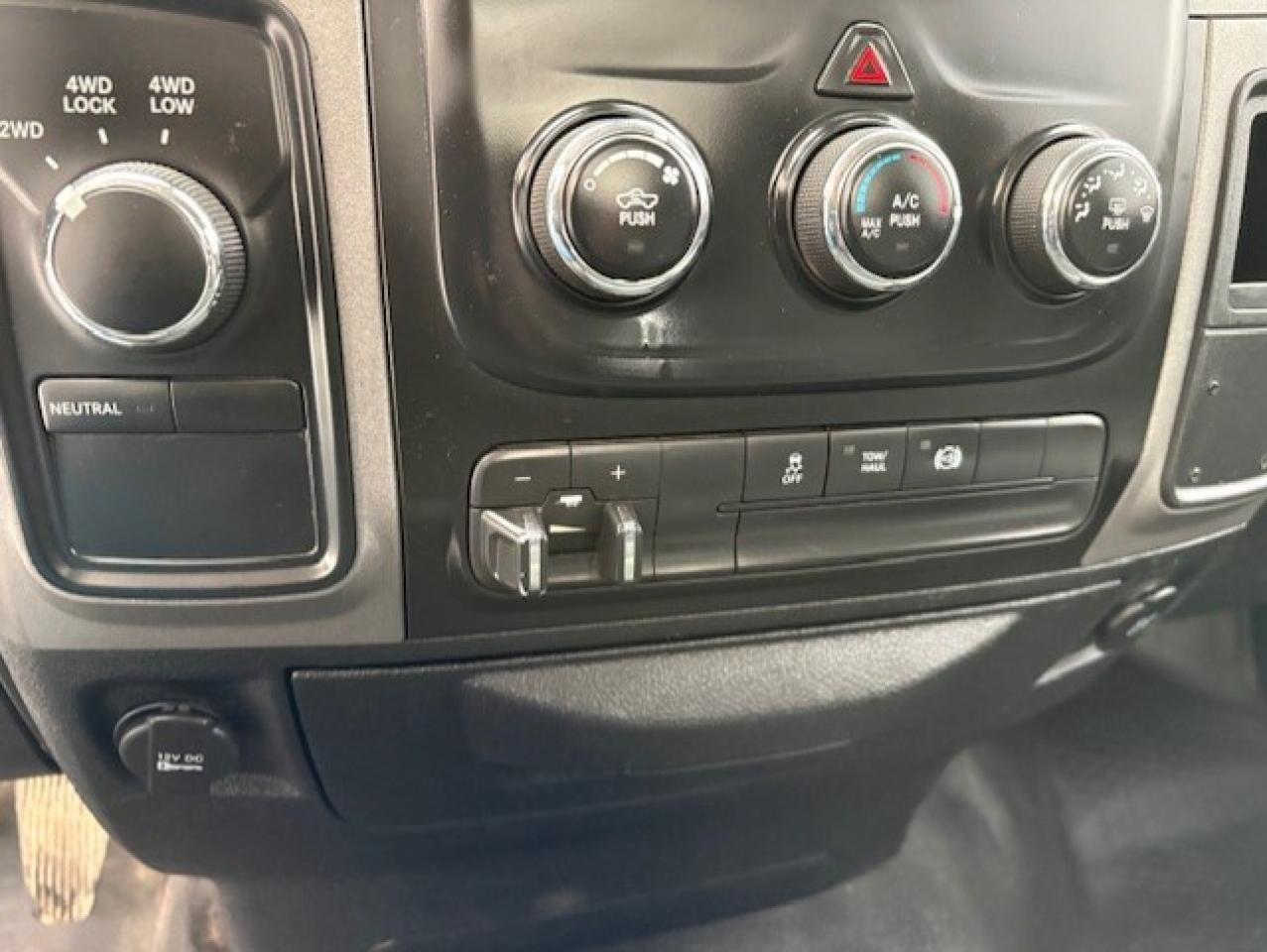 2017 RAM 2500 4WD **6.7L CUMMINS DIESEL-REGULAR CAB LONG BOXXX** Photo