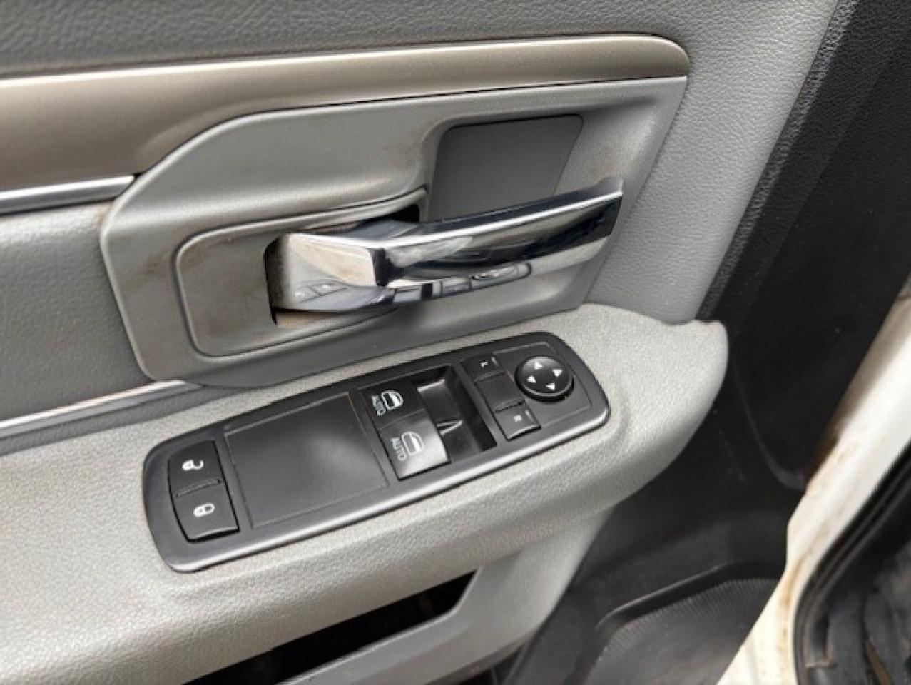 2017 RAM 2500 4WD **6.7L CUMMINS DIESEL-REGULAR CAB LONG BOXXX** Photo