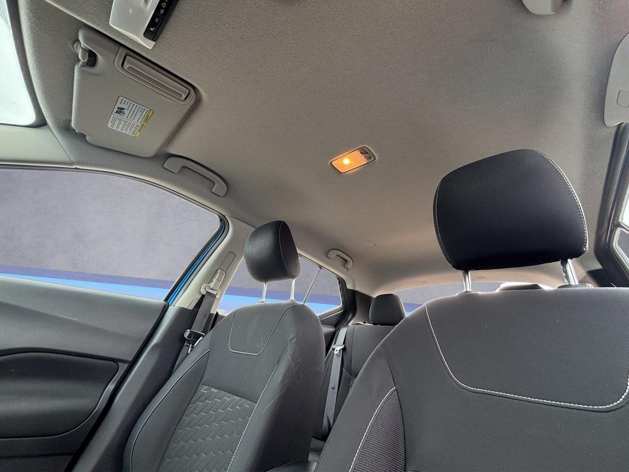 2022 Nissan Kicks SV FWD !!! NO ACCIDENTS !!! ONE OWNER !!! REMOTE S Photo