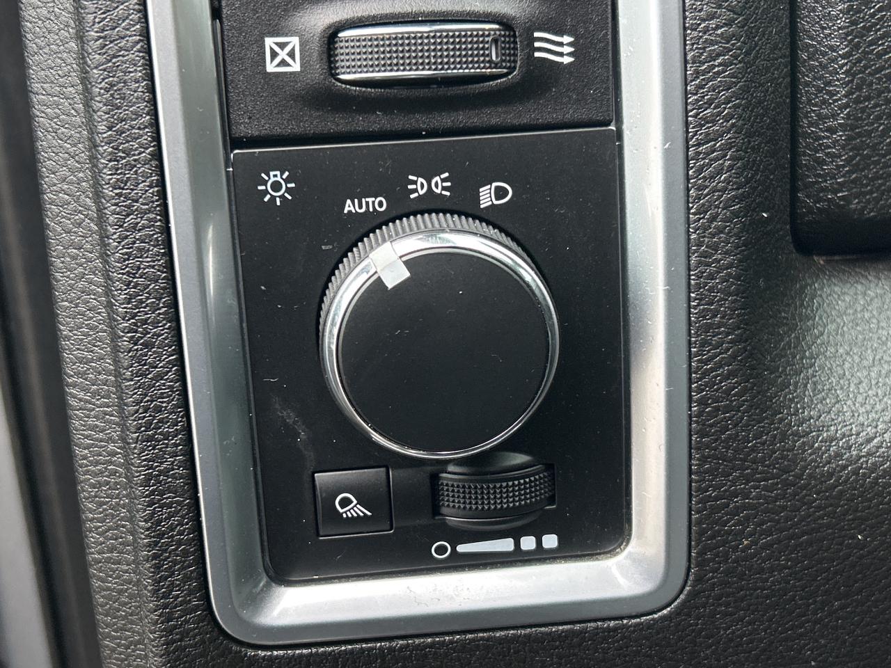 2022 RAM 1500 Classic SLT Crew Cab 5'7 Box   Clean Carfax Photo