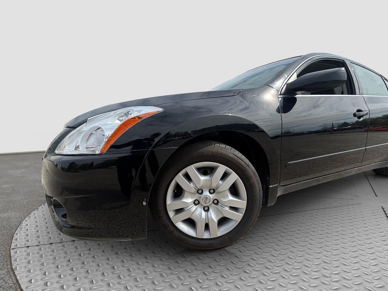 2011 Nissan Altima 2.5 S SAFETY INCLUDED Photo