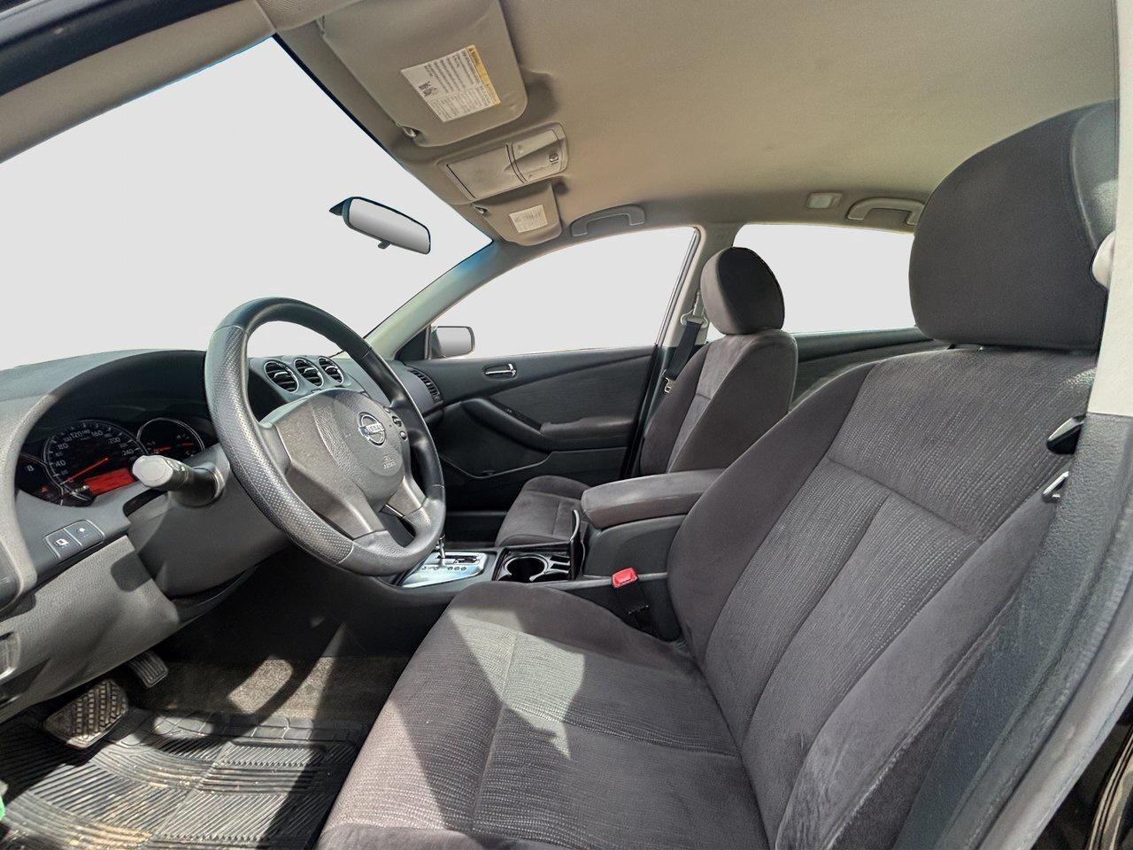 2011 Nissan Altima 2.5 S SAFETY INCLUDED Photo