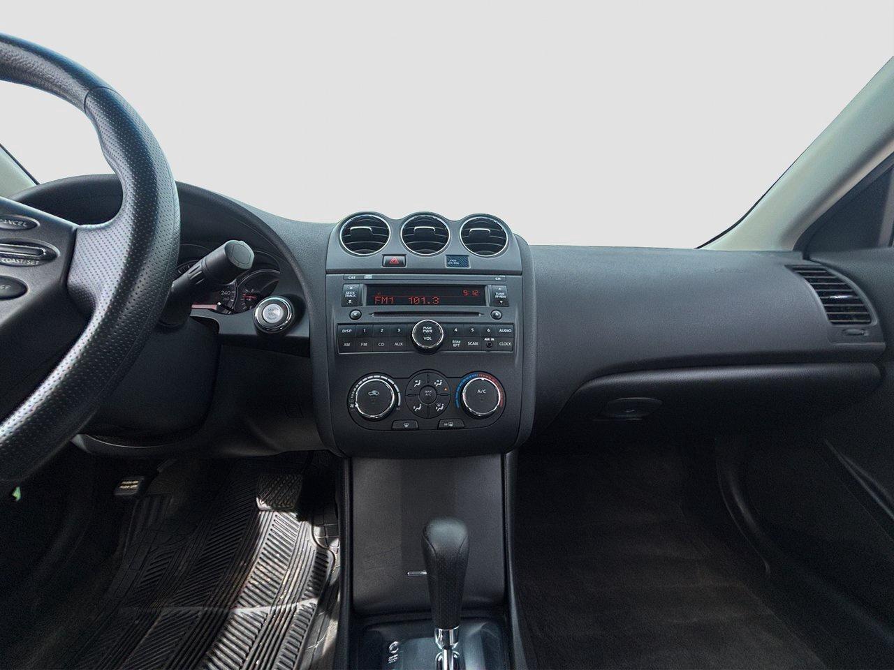 2011 Nissan Altima 2.5 S SAFETY INCLUDED Photo