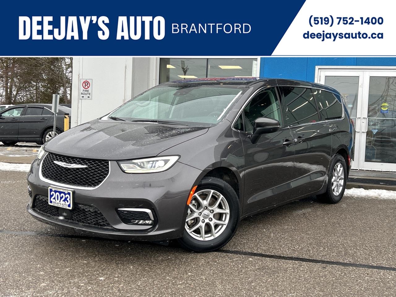 2023 Chrysler Pacifica Touring L   Leather   Nav   Automatic Doors   Stow Photo0