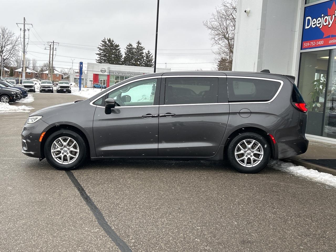 2023 Chrysler Pacifica Touring L   Leather   Nav   Automatic Doors   Stow Photo